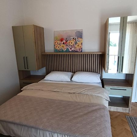 Diana Rooms&Apartments Starigrad Paklenica Exterior foto