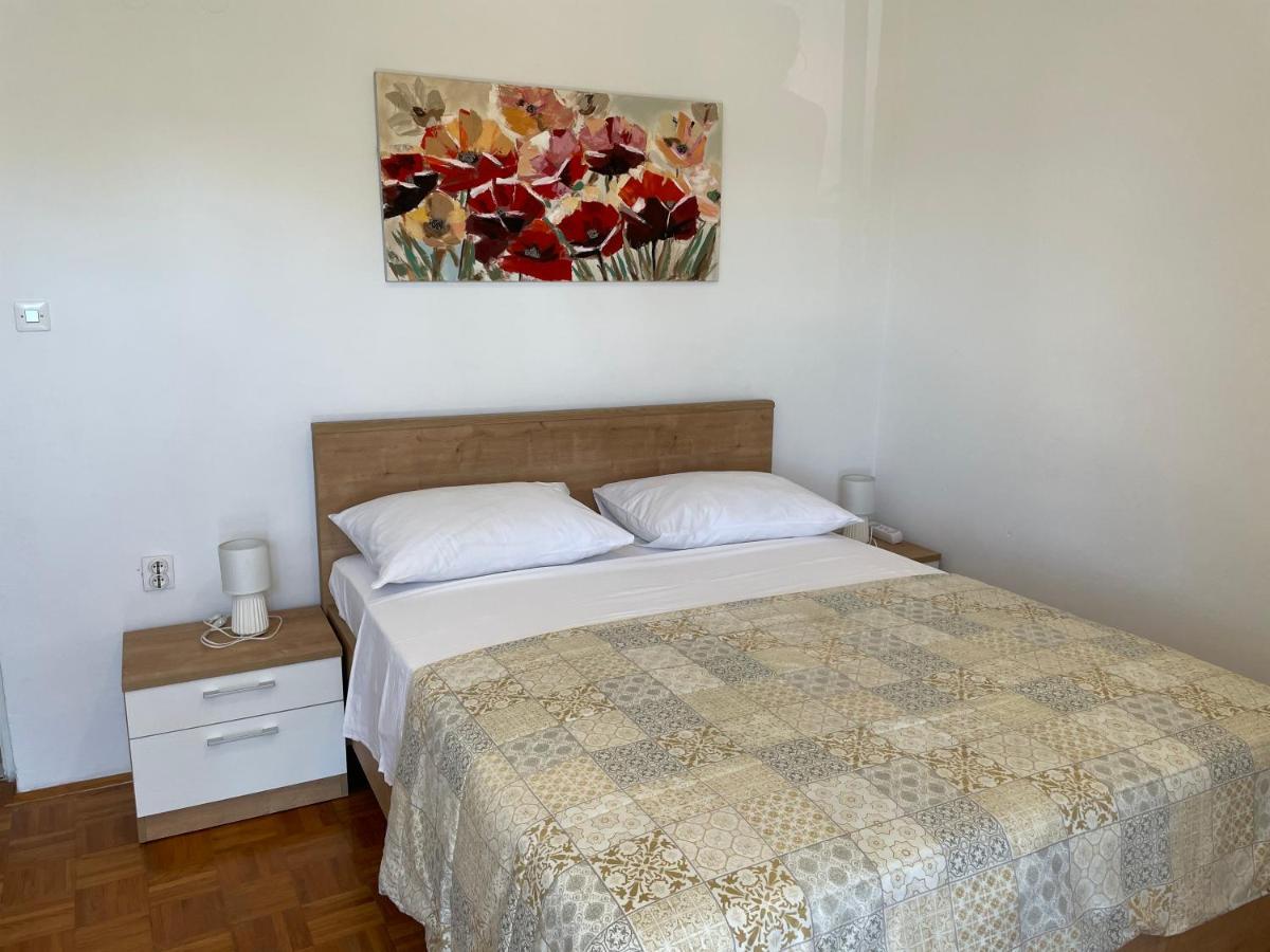 Diana Rooms&Apartments Starigrad Paklenica Exterior foto