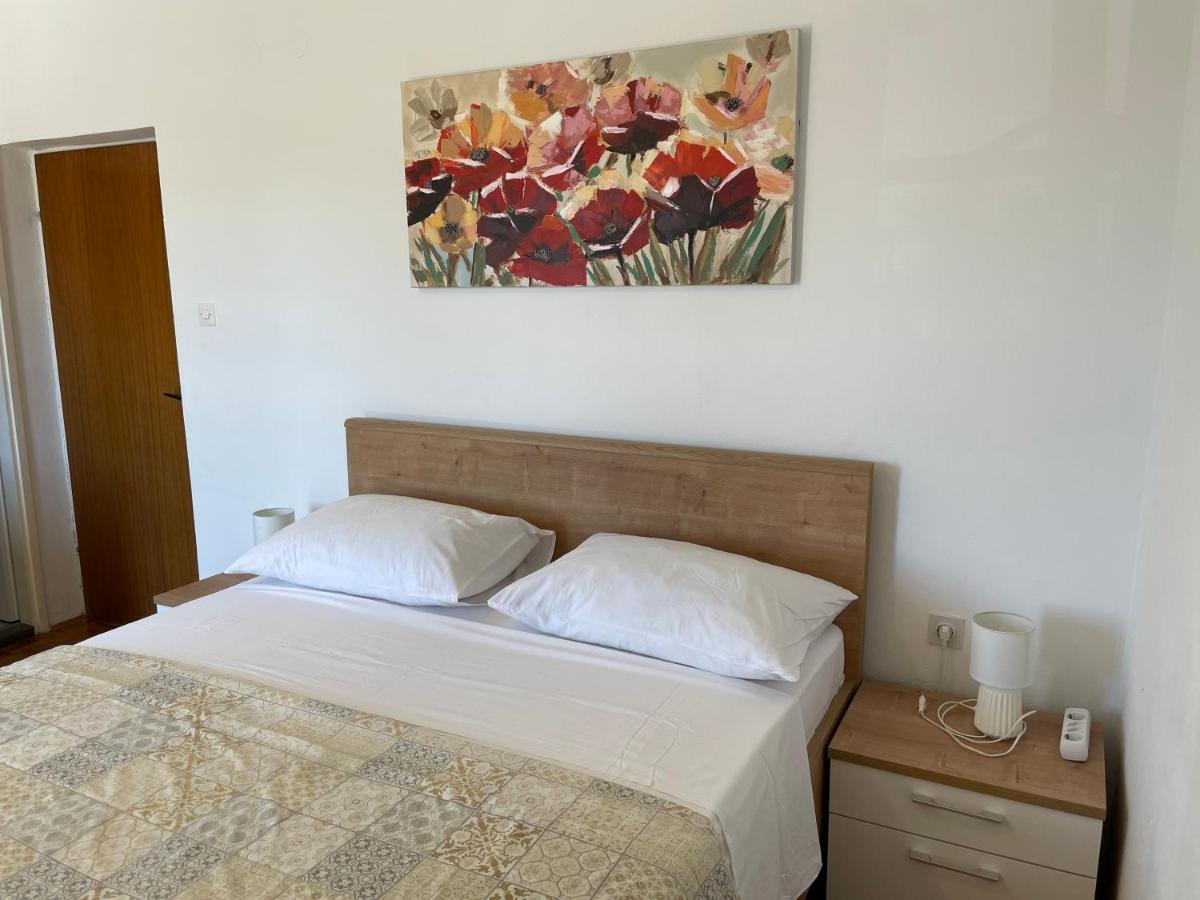 Diana Rooms&Apartments Starigrad Paklenica Exterior foto