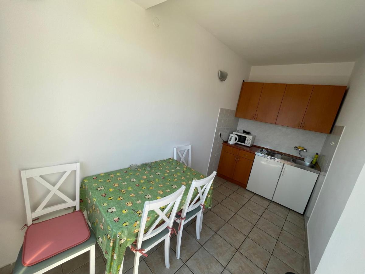 Diana Rooms&Apartments Starigrad Paklenica Exterior foto