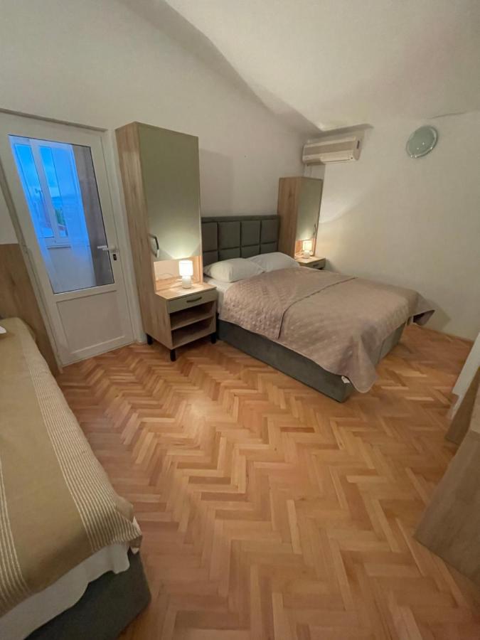 Diana Rooms&Apartments Starigrad Paklenica Exterior foto