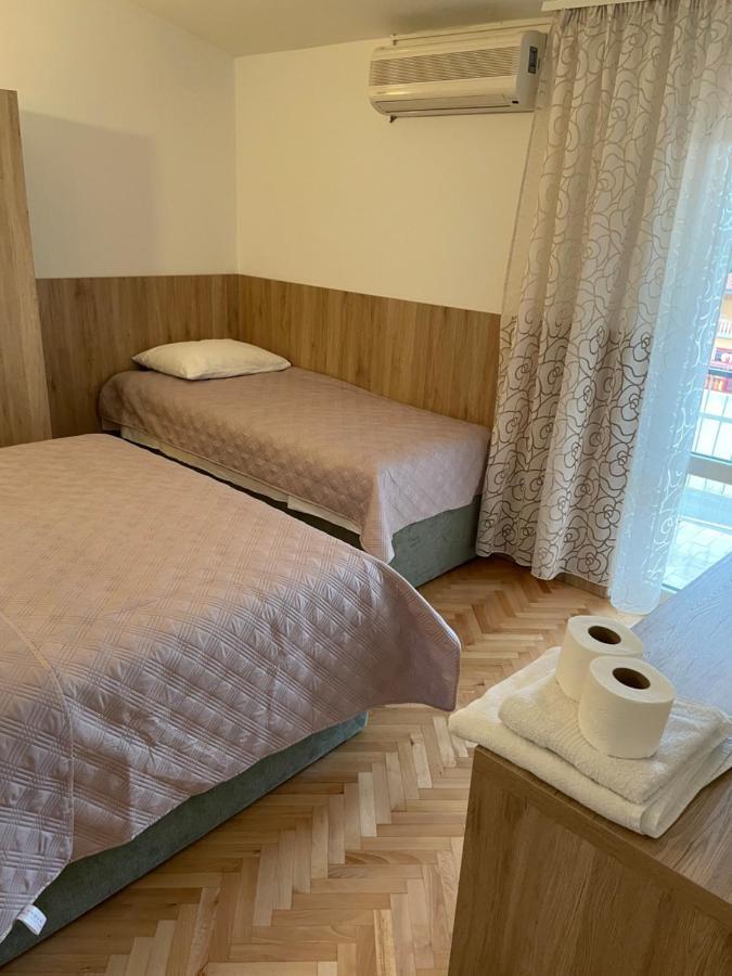 Diana Rooms&Apartments Starigrad Paklenica Exterior foto