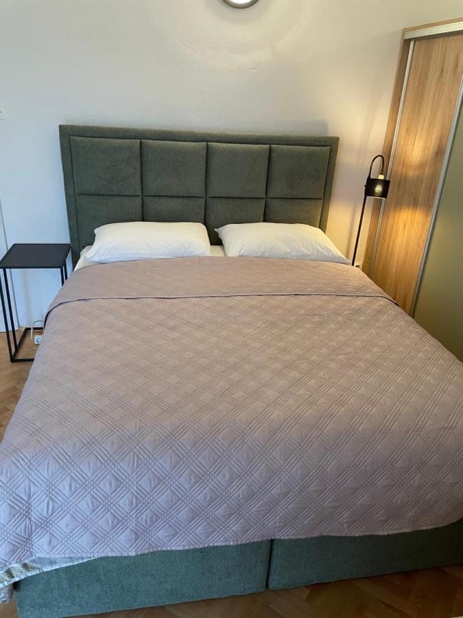 Diana Rooms&Apartments Starigrad Paklenica Exterior foto