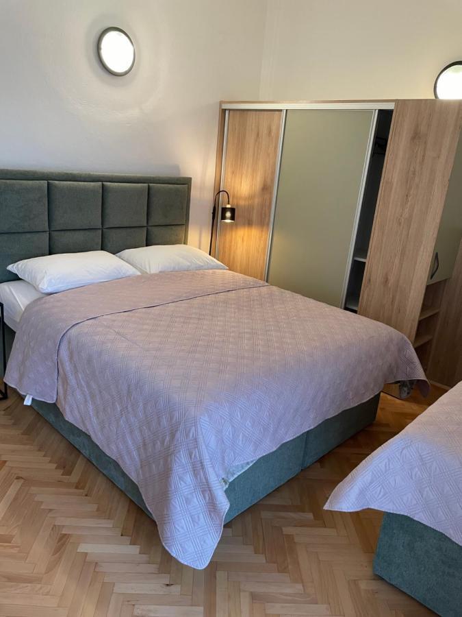 Diana Rooms&Apartments Starigrad Paklenica Exterior foto