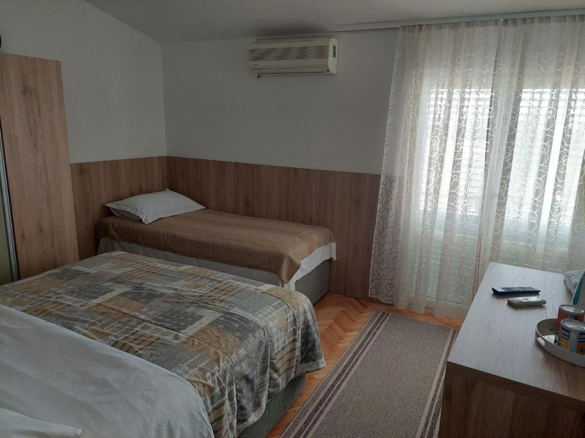 Diana Rooms&Apartments Starigrad Paklenica Exterior foto
