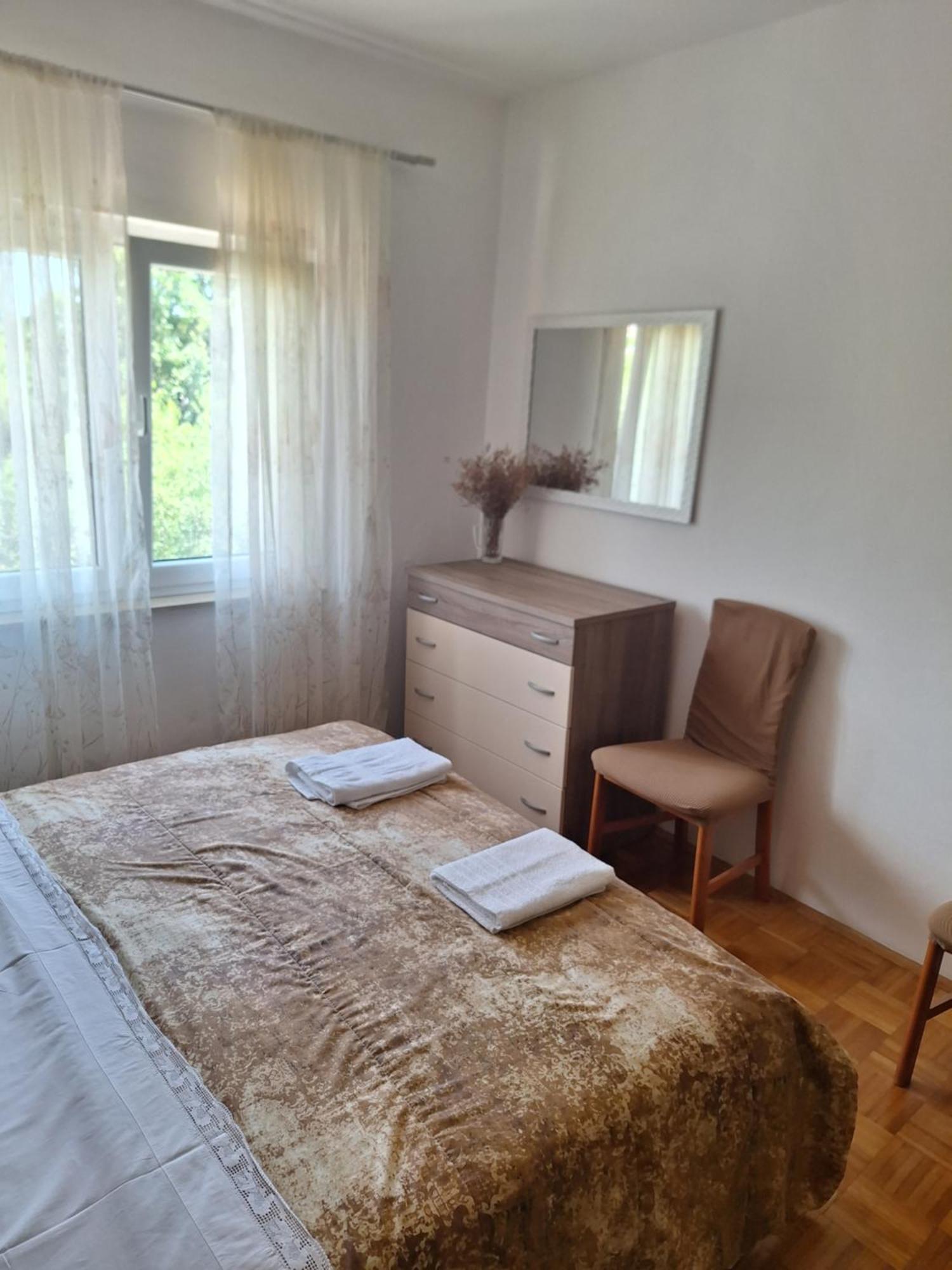 Diana Rooms&Apartments Starigrad Paklenica Exterior foto
