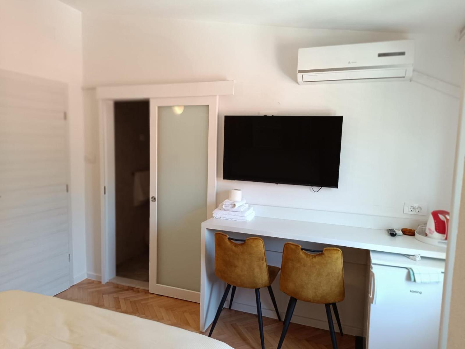 Diana Rooms&Apartments Starigrad Paklenica Habitación foto