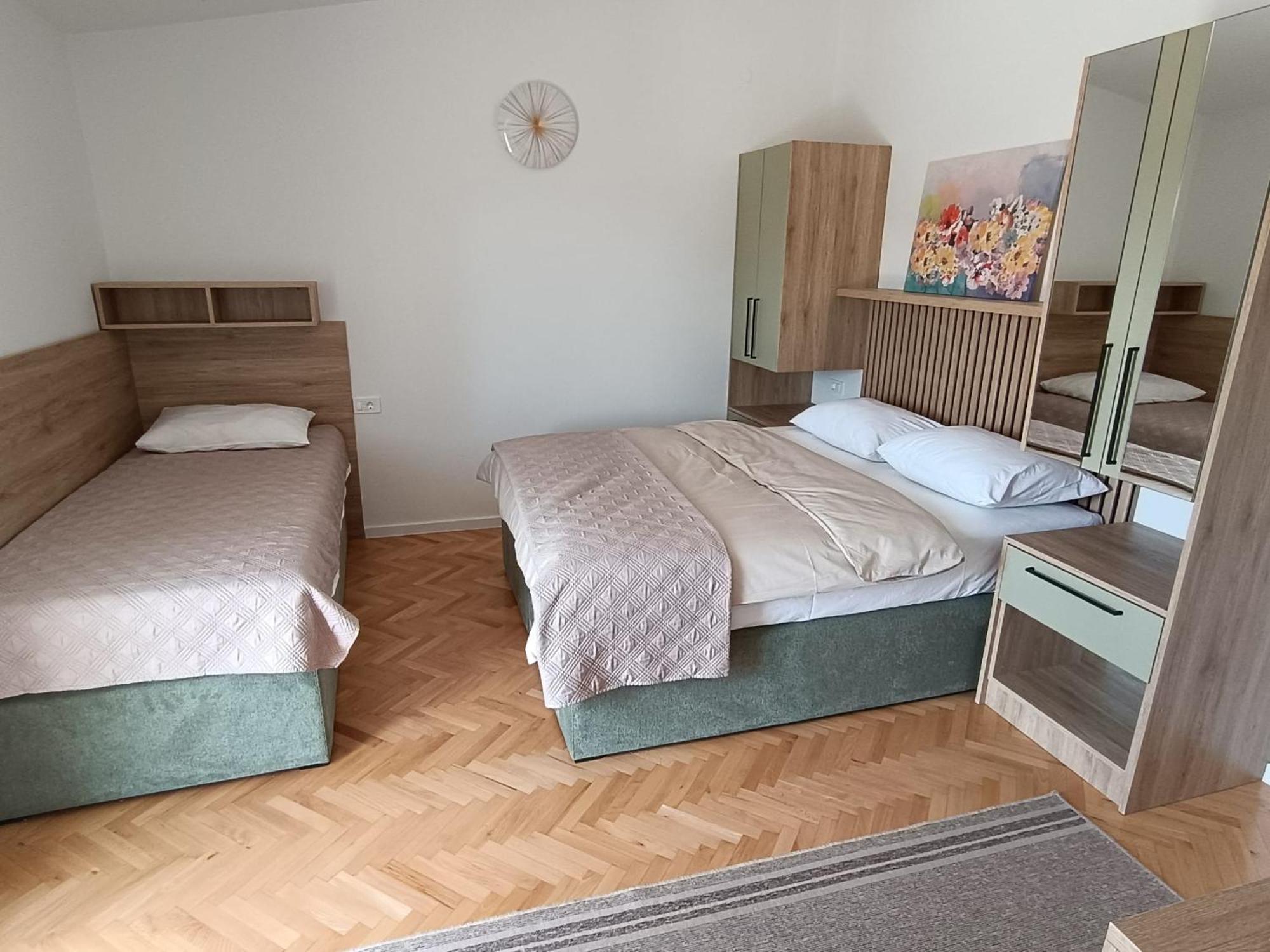 Diana Rooms&Apartments Starigrad Paklenica Exterior foto